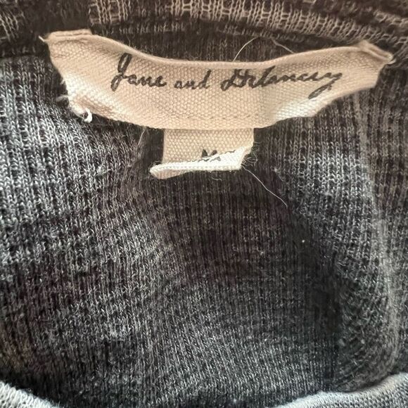 Gray Leopard Print Long Sleeve Top - Picture 2 of 3